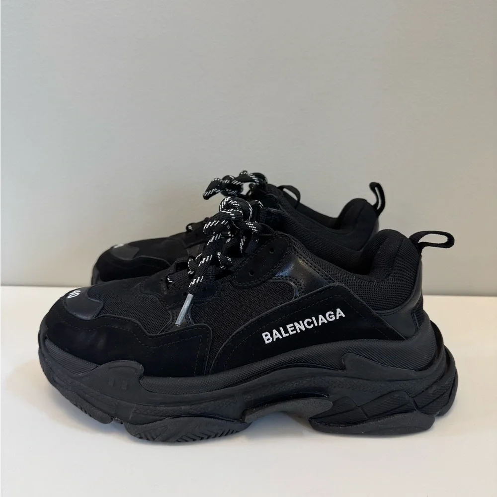 Balenciaga Triple S Clear Sole Chunky Luxury Sneaker in Black - Picture 5 of 7